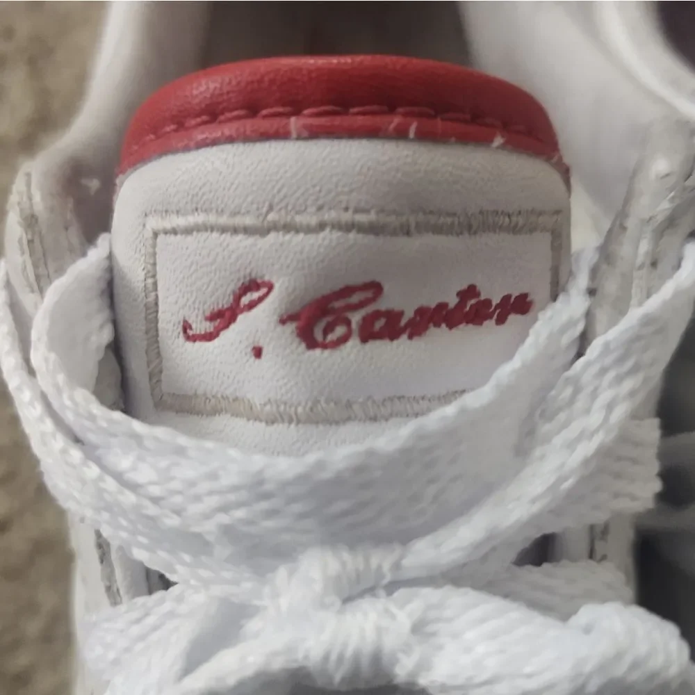 Reebok S. Carter Girls Vintage Sneakers Size 2.5 White/Red PRE-OWNED